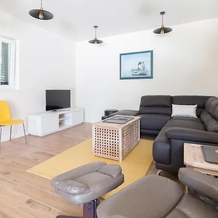 Lali - Modern Near The Sea In Villa