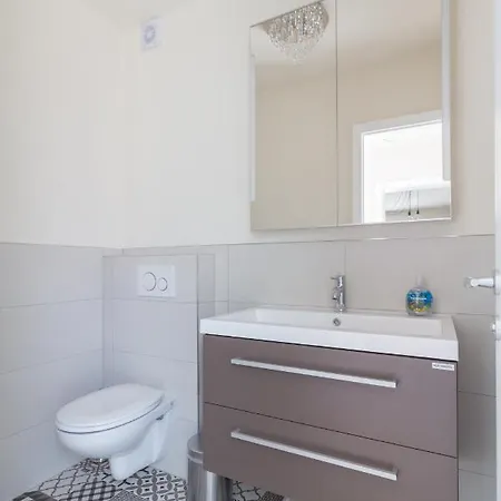 Lali - Modern Near The Sea In Vila