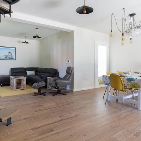 Lali - Modern Near The Sea In Villa