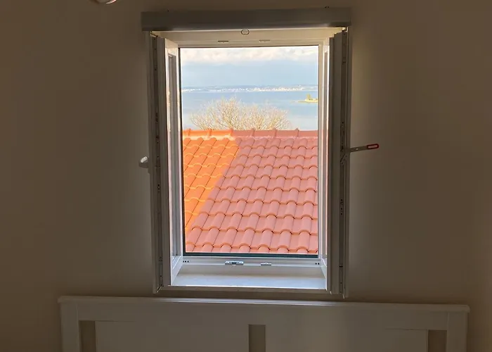 Lali - Modern Near The Sea In Lukoran